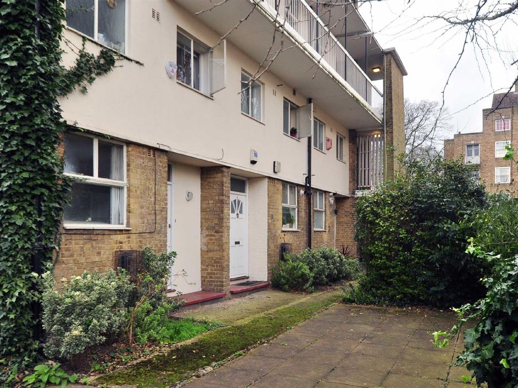 2 bed flat to rent in Parkhill Road, Belsize Park, London NW3, £1,842