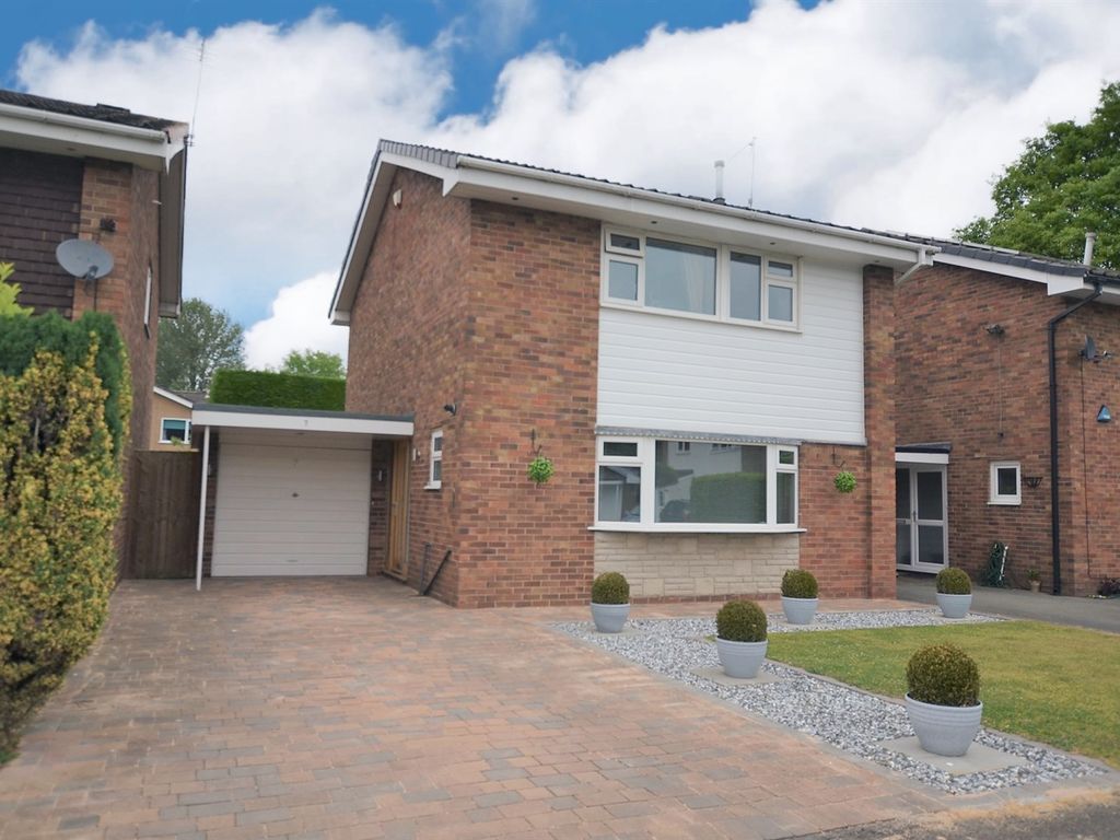 3 bed detached house for sale in Rydal Close, Holmes Chapel, Crewe CW4
