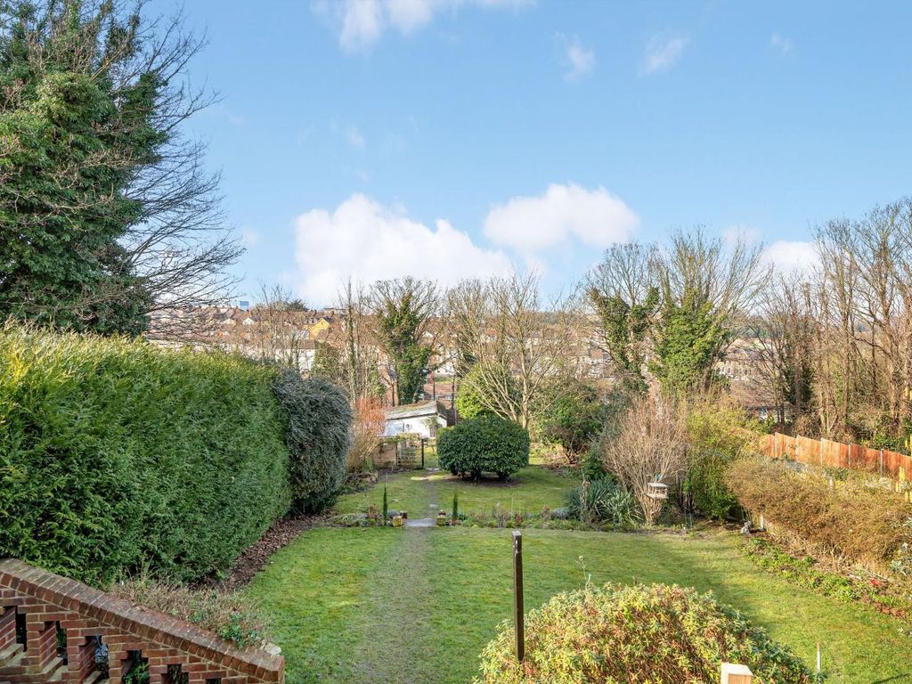 4 bed semidetached house for sale in Maidstone Road, Chatham ME4 Zoopla