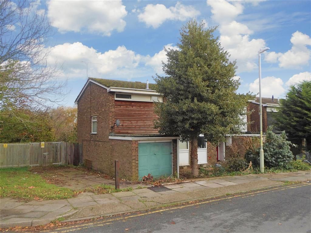 3 bed end terrace house for sale in Kemsing Gardens, Canterbury, Kent