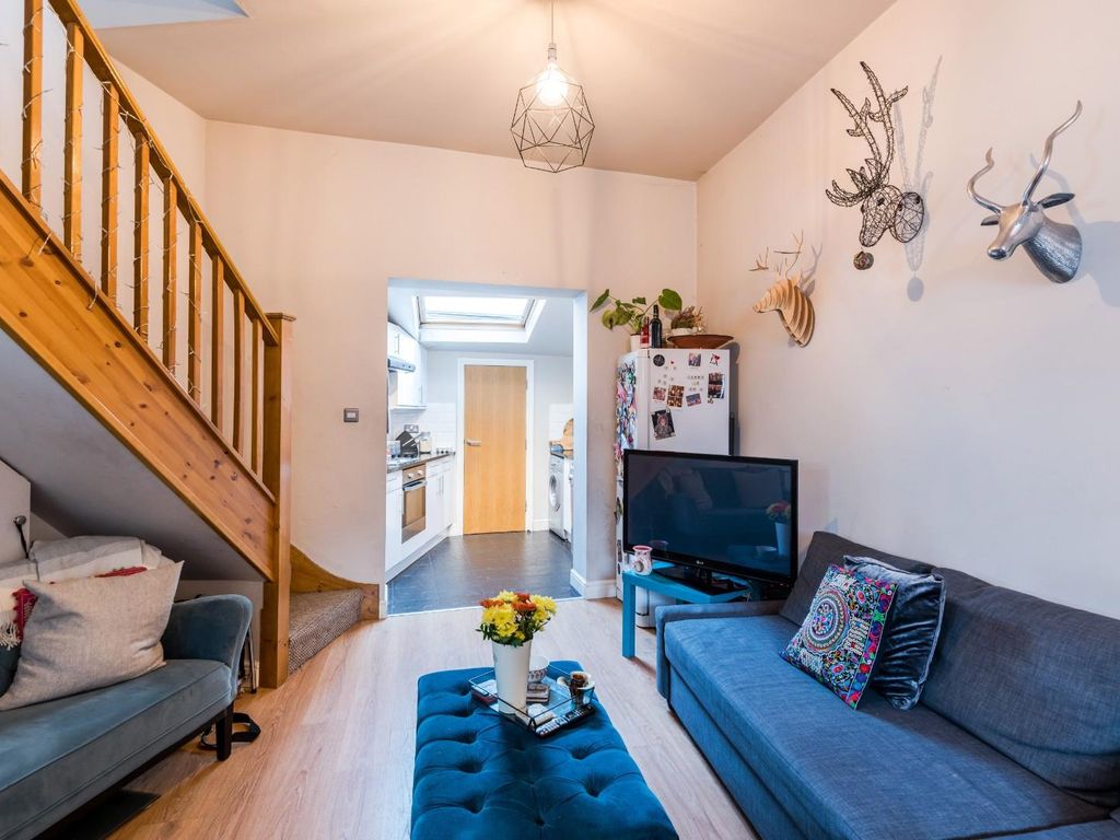 3 bed property for sale in Casterton Street, London E8 Zoopla