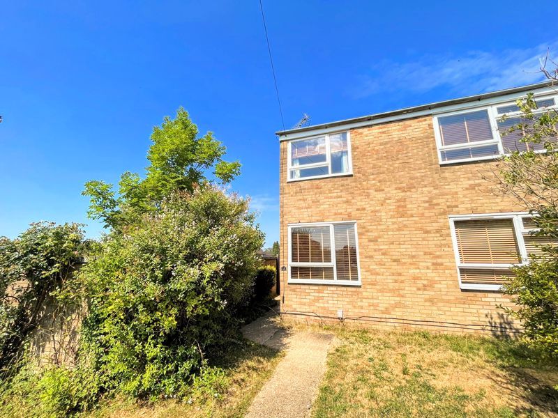 4 bed end terrace house to rent in Sutton Close, Tring HP23, £1,695 pcm