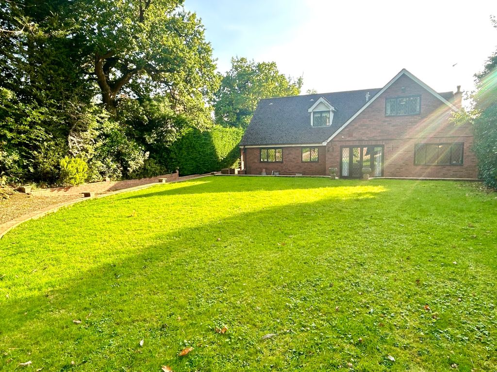 4 bed detached bungalow for sale in Norton Lane, Tidbury Green