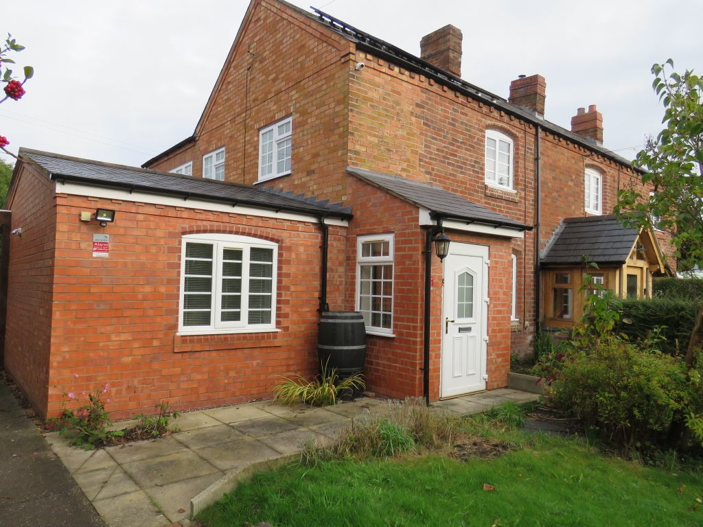 4 bed semidetached house to rent in Woodgate Road, Bromsgrove B60, £