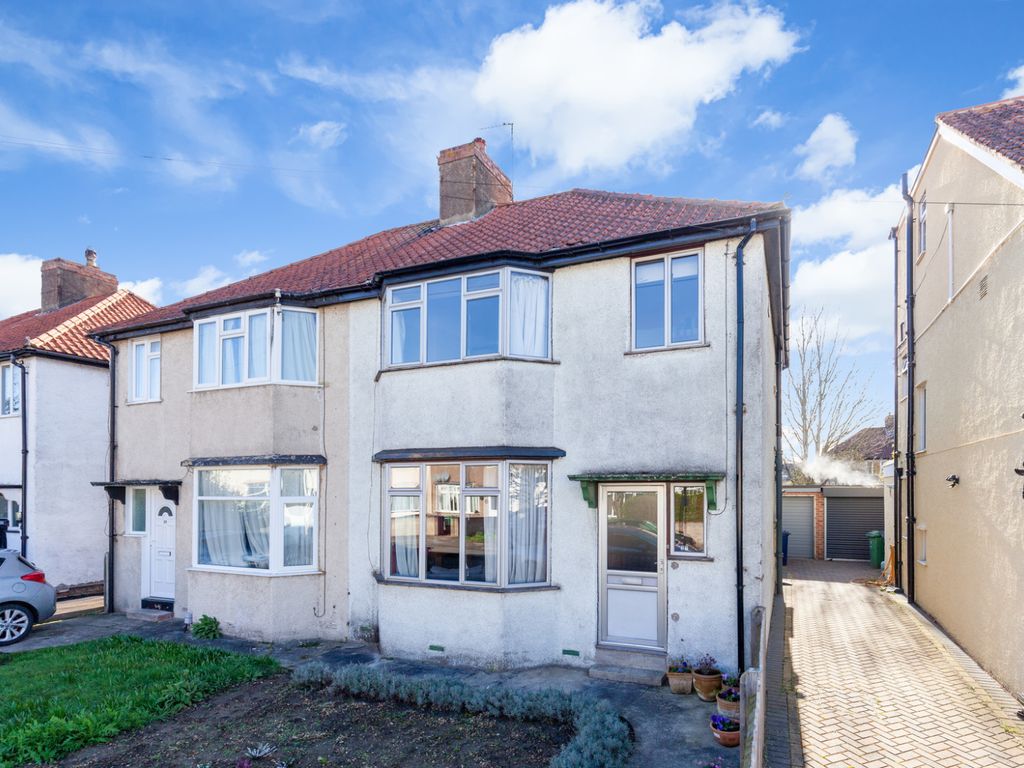 3 bed semidetached house for sale in Napier Road, Cowley, Oxford OX4