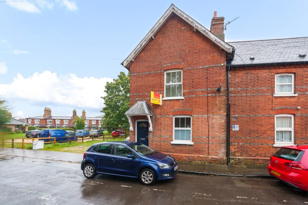 2 bed end terrace house for sale in Newbury, Berkshire RG14, £280,000 Zoopla