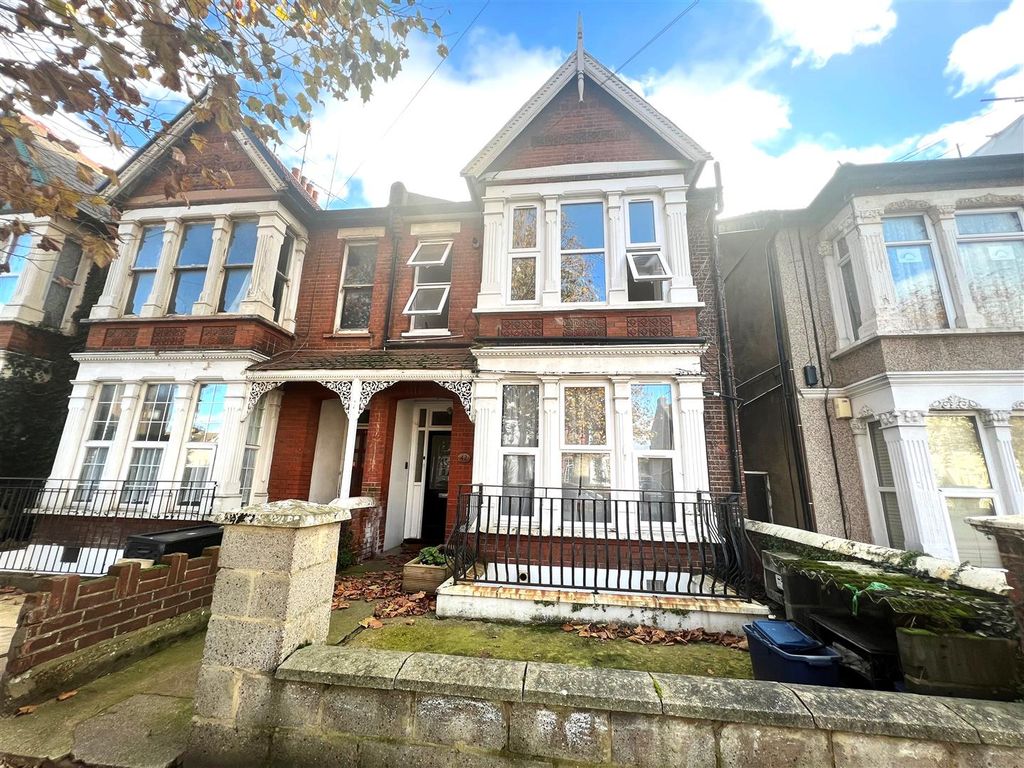 1 bed flat to rent in Kilworth Avenue, SouthendOnSea SS1, £875 pcm