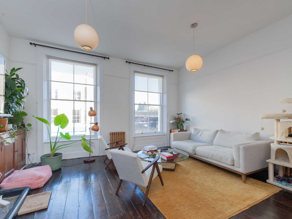 2 bed flat to rent in Portobello Road, London W10, £3,497 pcm Zoopla