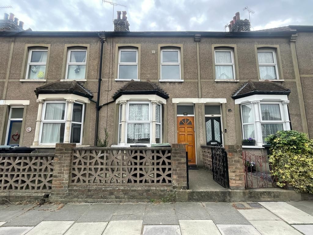 2 bed terraced house to rent in Dover Road, Northfleet, Gravesend DA11
