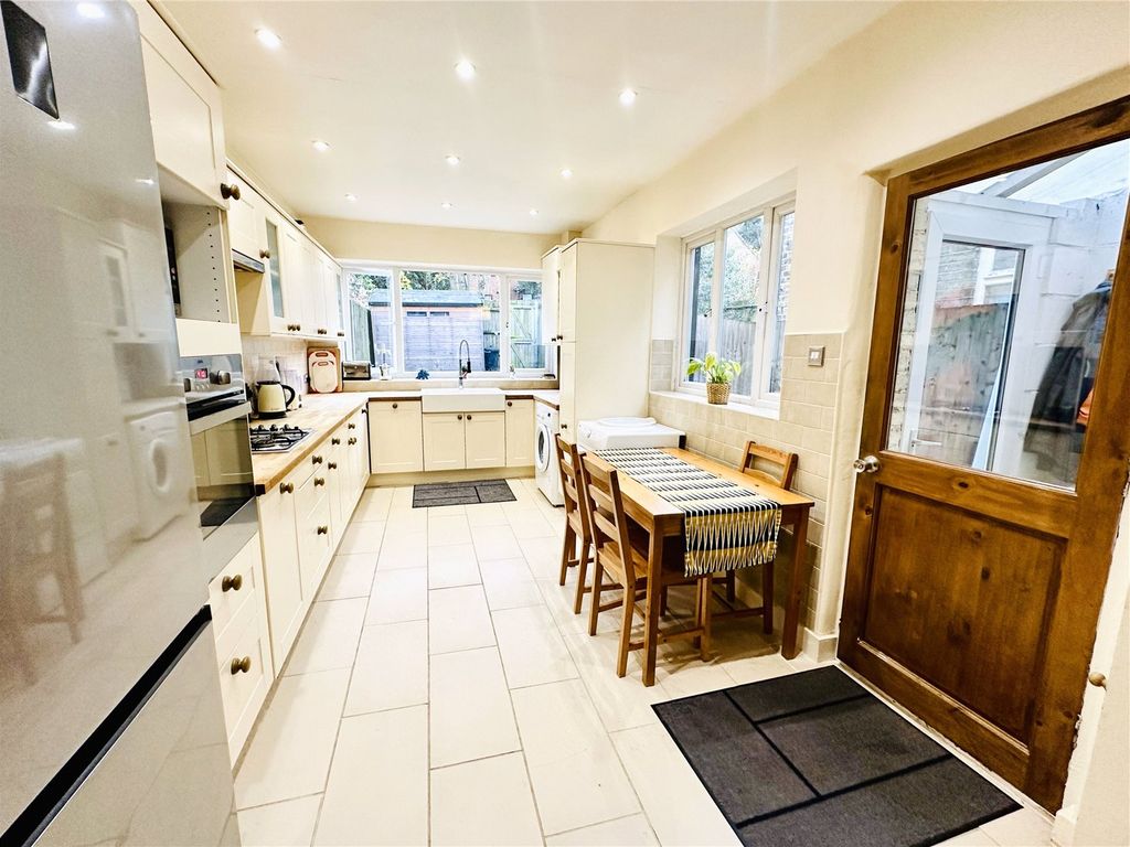 3 bed terraced house for sale in Latimer Road, Old Town, Croydon CR0, £