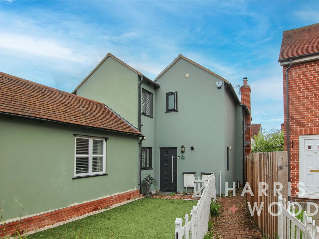 3 bed end terrace house for sale in Bradford Street, Braintree, Essex