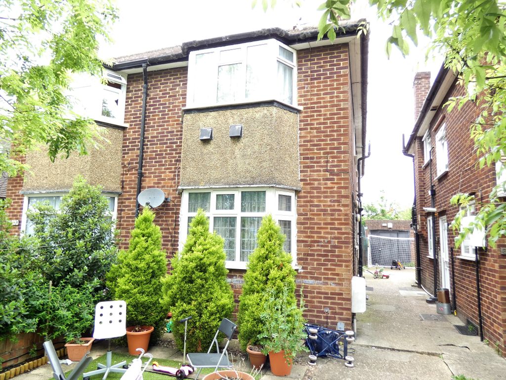 2 bed for sale in Staines Road, Bedfont, Feltham TW14 Zoopla