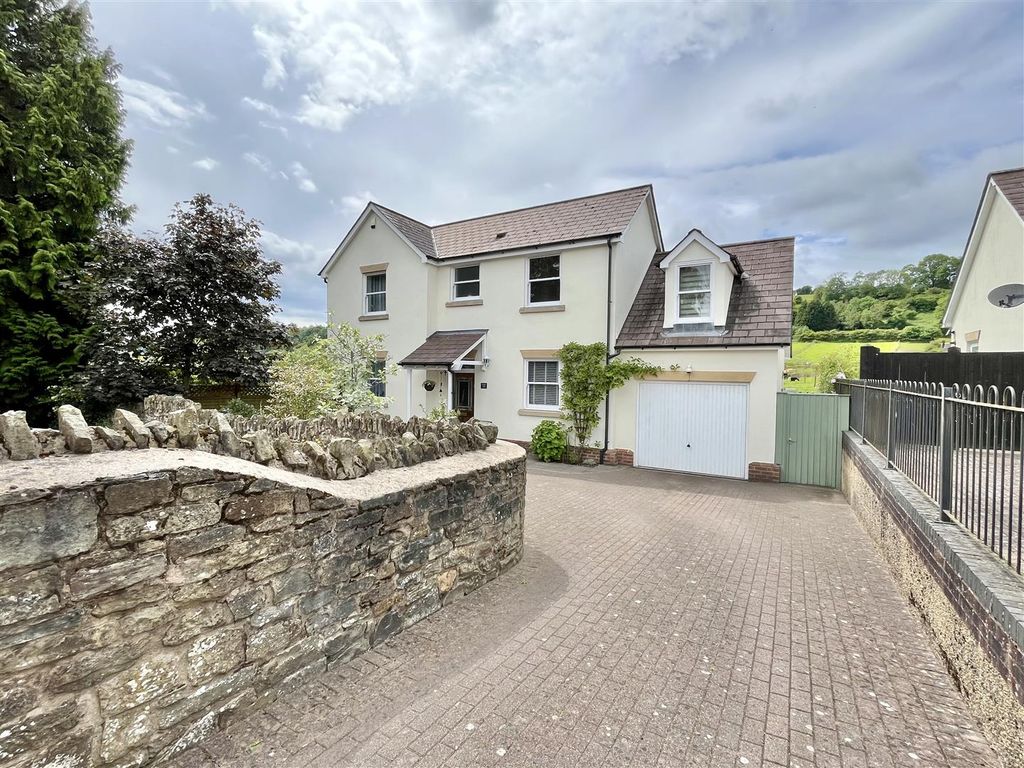 4 bed detached house for sale in Grange Lane, Littledean, Cinderford