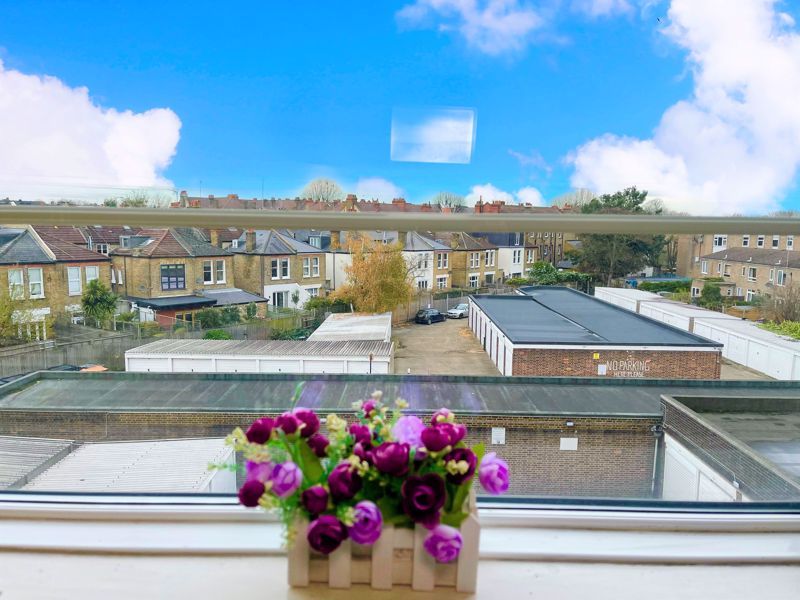 Studio for sale in Balham High Road, London SW17, £245,000 Zoopla