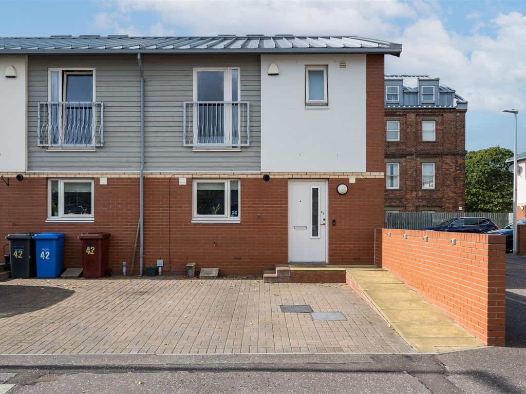 3 bed end terrace house for sale in Lilybank Mews, Dundee DD4, £190,000