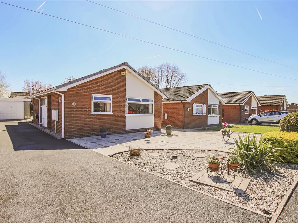 2 bed detached bungalow for sale in Castle Drive, Adlington, Chorley