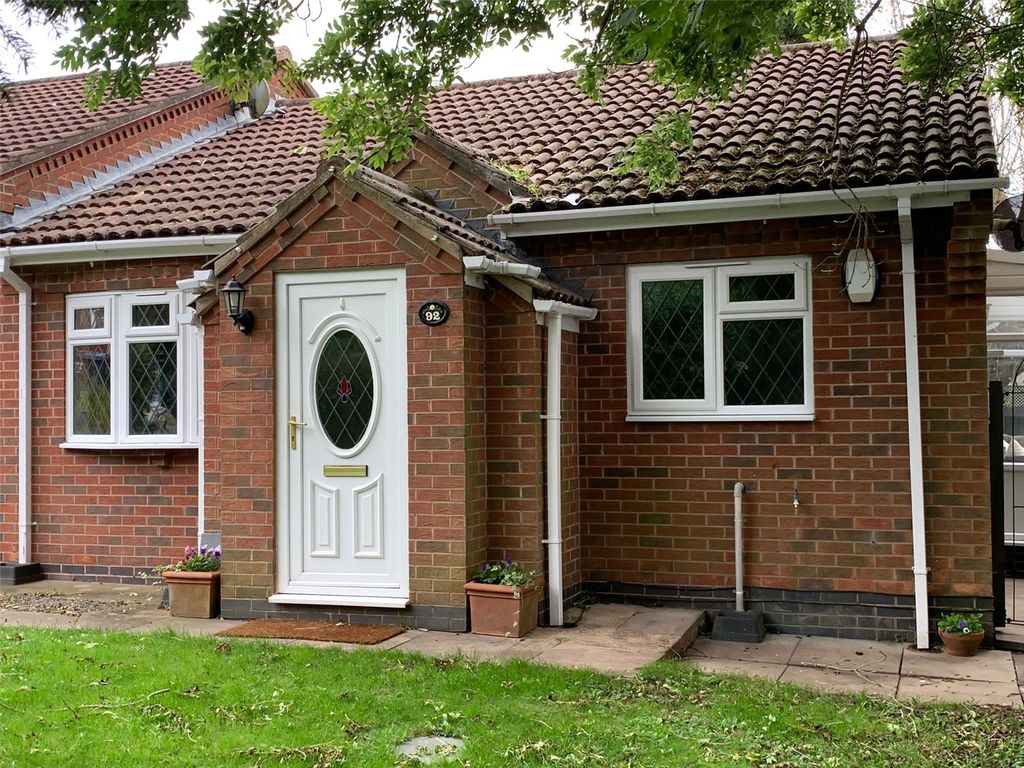 3 bed bungalow for sale in Forest Road, Markfield, Leicestershire LE67