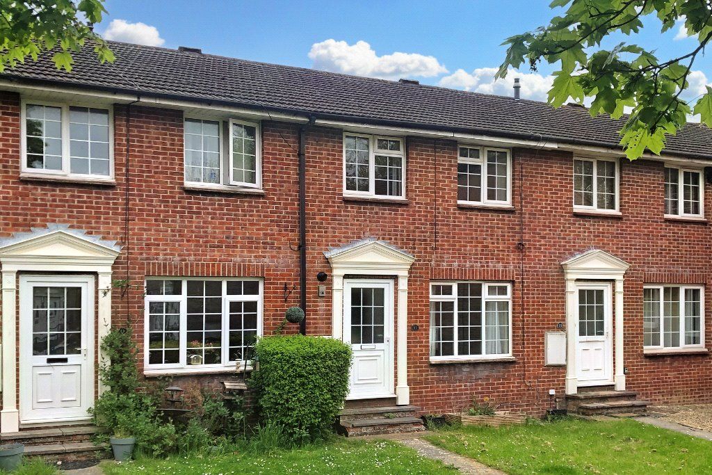 3 bed terraced house for sale in Grantham Close, Freshbrook, Swindon