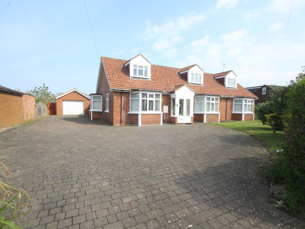 5 bed bungalow to rent in Gypsy Lane, MartonInCleveland