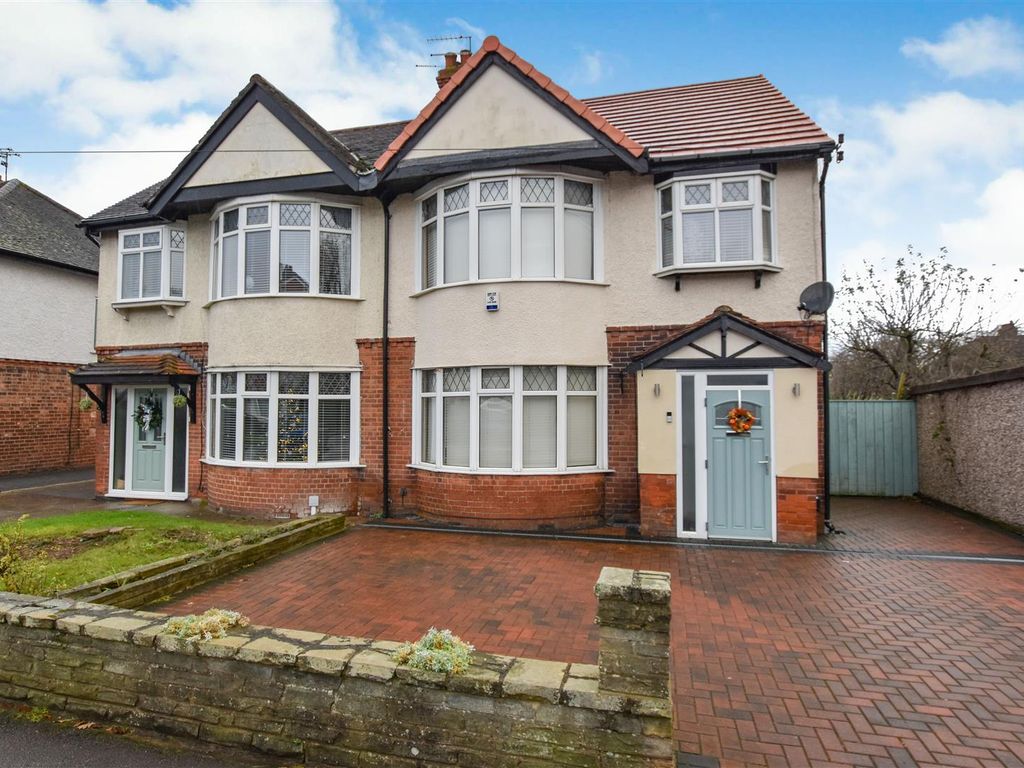 3 bed semidetached house for sale in Woodland End, Hull HU4, £289,950