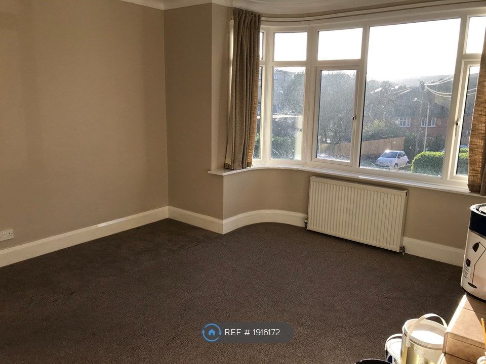3 bed semidetached house to rent in Westwood Gardens, Scarborough YO11