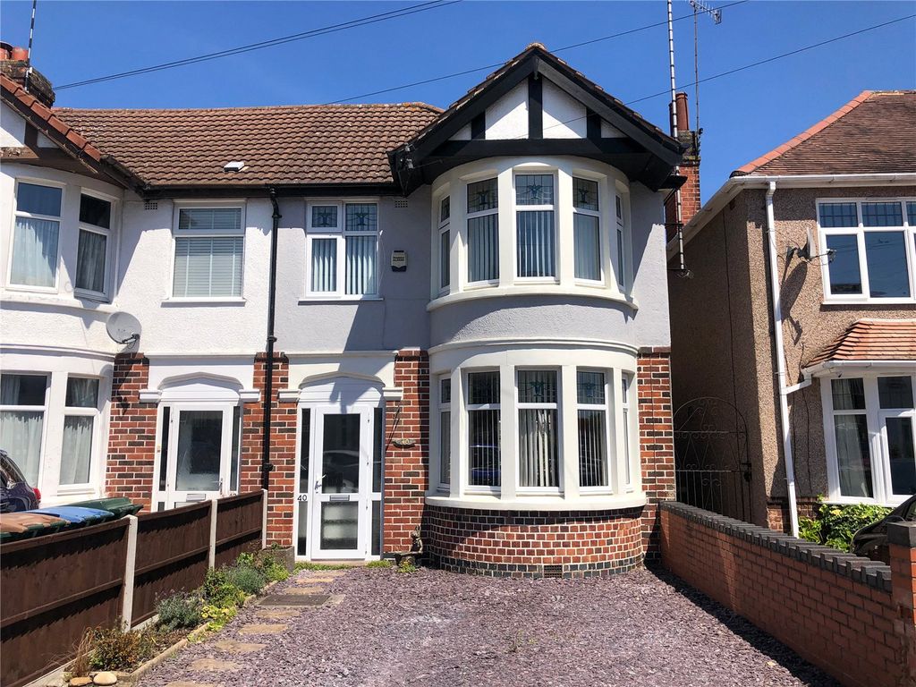 3 bed end terrace house for sale in Westbury Road, Chapel Fields