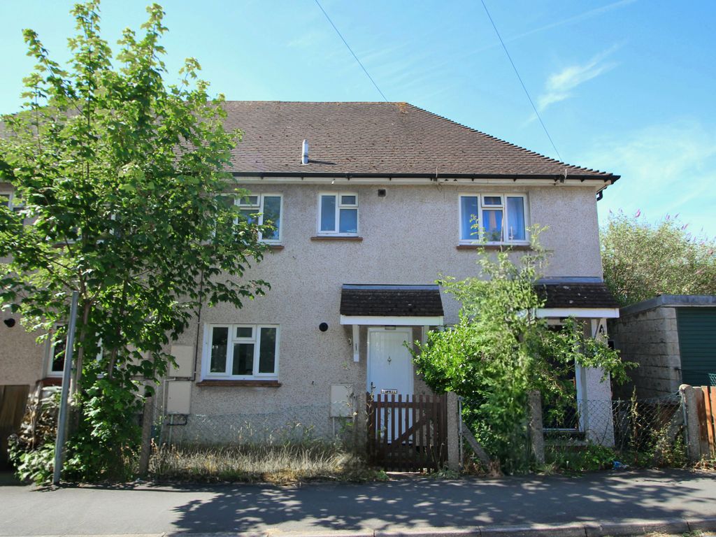 1 bed for sale in Stoughton Road, Guildford GU2, £230,000