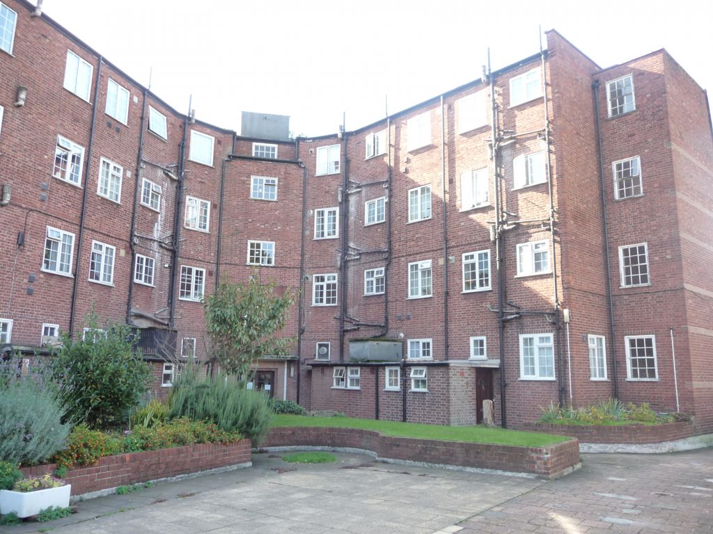 Noble Corner, Great West Road, Hounslow TW5  