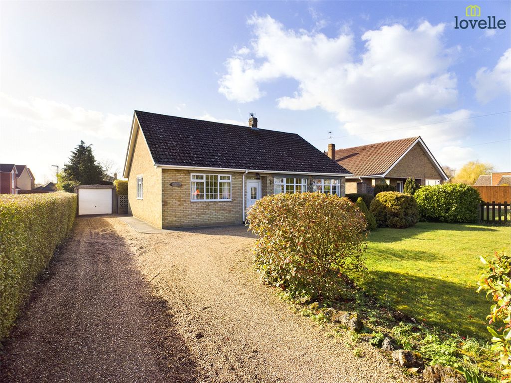 3 bed bungalow for sale in Caistor Road, Market Rasen LN8 Zoopla