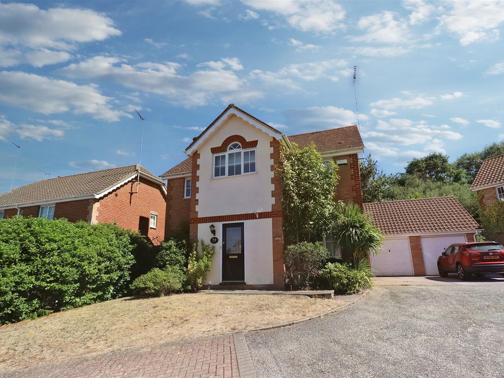 3 bed detached house for sale in Bulrush Close, Braintree CM7 Zoopla