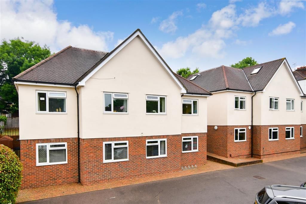 2 bed flat for sale in Warren Road, Banstead, Surrey SM7 Zoopla