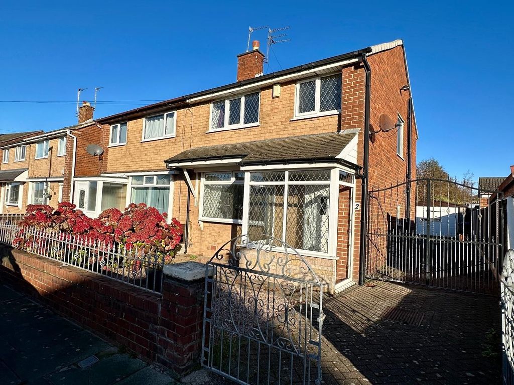 3 bed property for sale in Halton Gardens, Blackpool FY4, £160,000 Zoopla