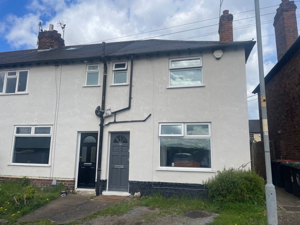 3 bed semidetached house for sale in Thorpe Close, Stapleford NG9, £