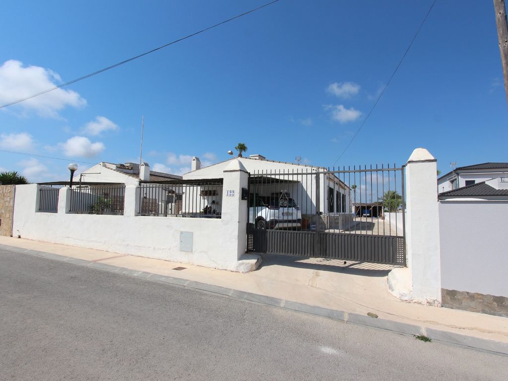 4 bed villa for sale in La Marina, Costa Blanca South, Spain Zoopla
