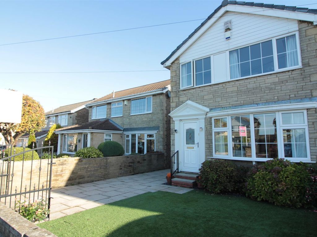 3 bed detached house for sale in Hawthorn Grove, Rothwell, Leeds LS26