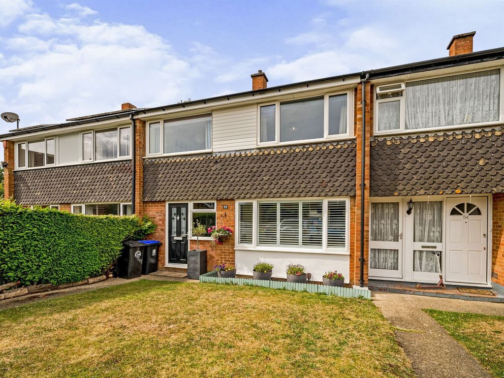 3 bed terraced house for sale in Clonmel Way, Burnham, Slough SL1 Zoopla
