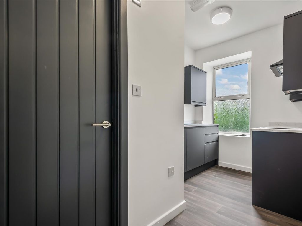 6 bed property to rent in Barnsley Road, Hemsworth, Pontefract WF9 Zoopla