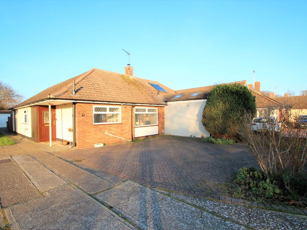 3 bed bungalow for sale in Gleneagles Drive, Ipswich IP4, £315,000 Zoopla