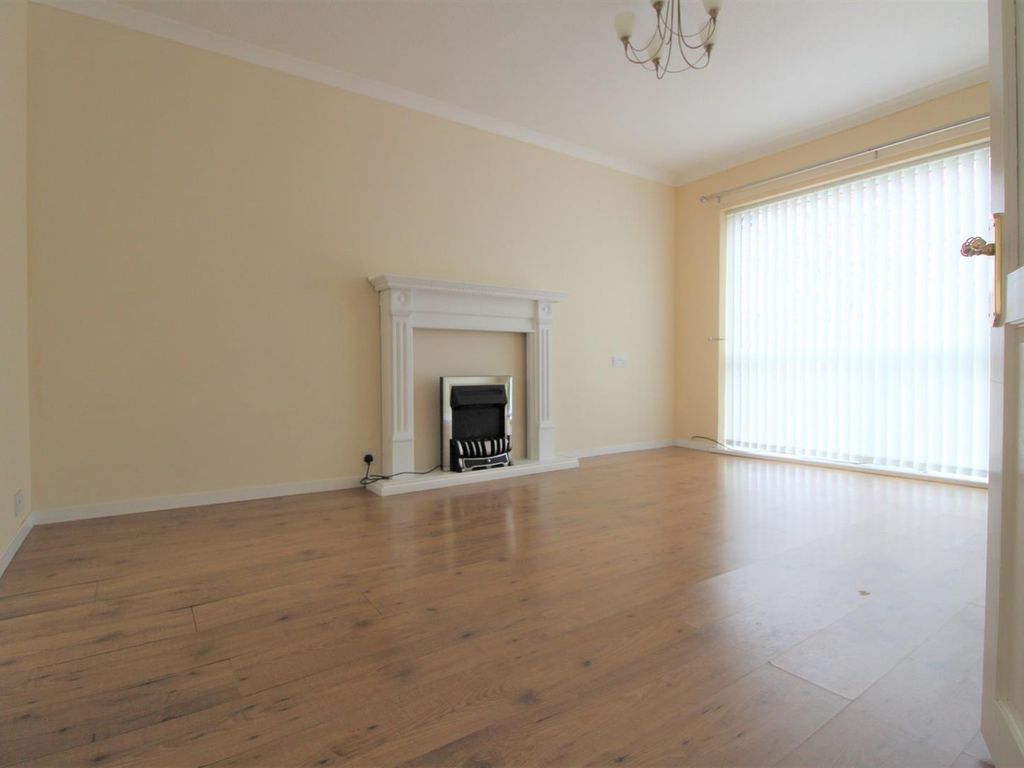 2 bed flat to rent in Bannockburn, Killingworth, Newcastle Upon Tyne