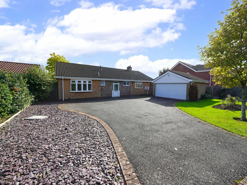 3 bed detached bungalow for sale in St. Davids Close, Leicester Forest