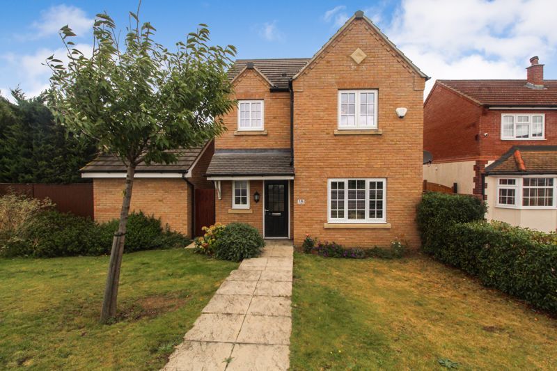 3 bed detached house for sale in Cambridge Road, Bedford MK42, £360,000