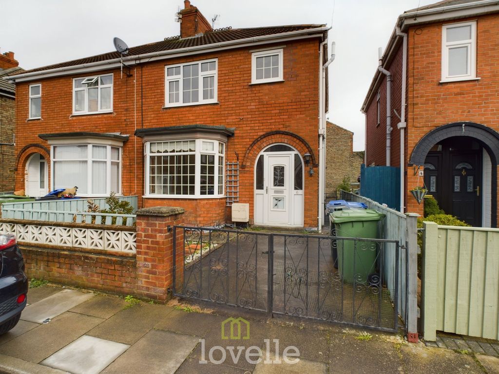 3 bed semidetached house for sale in Kathleen Avenue, Cleethorpes DN35