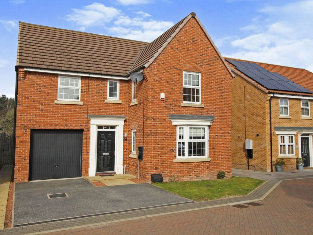 4 bed detached house for sale in Hillcrest Drive, Branton, Doncaster