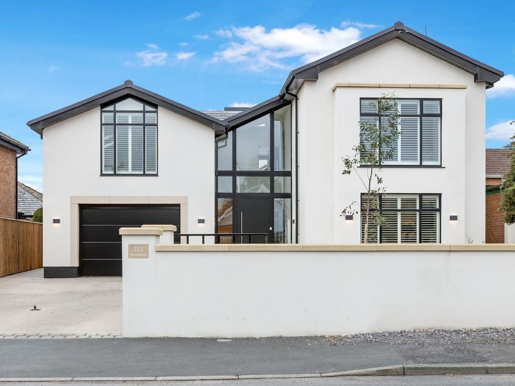 4 bed detached house for sale in Hardhorn Road, PoultonLeFylde FY6, £