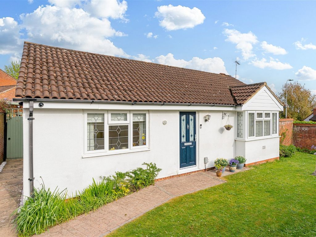 2 bed bungalow for sale in Christie Road, Stevenage SG2 Zoopla