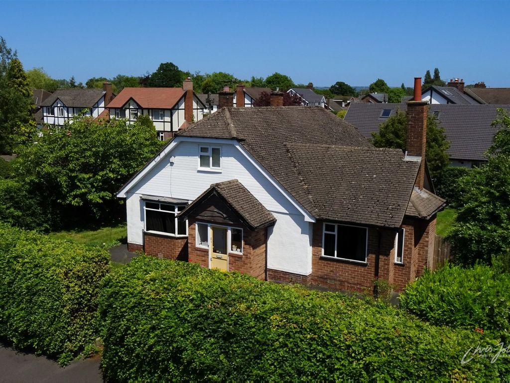 4 bed bungalow for sale in Cotswold Avenue, Hazel Grove, Stockport SK7