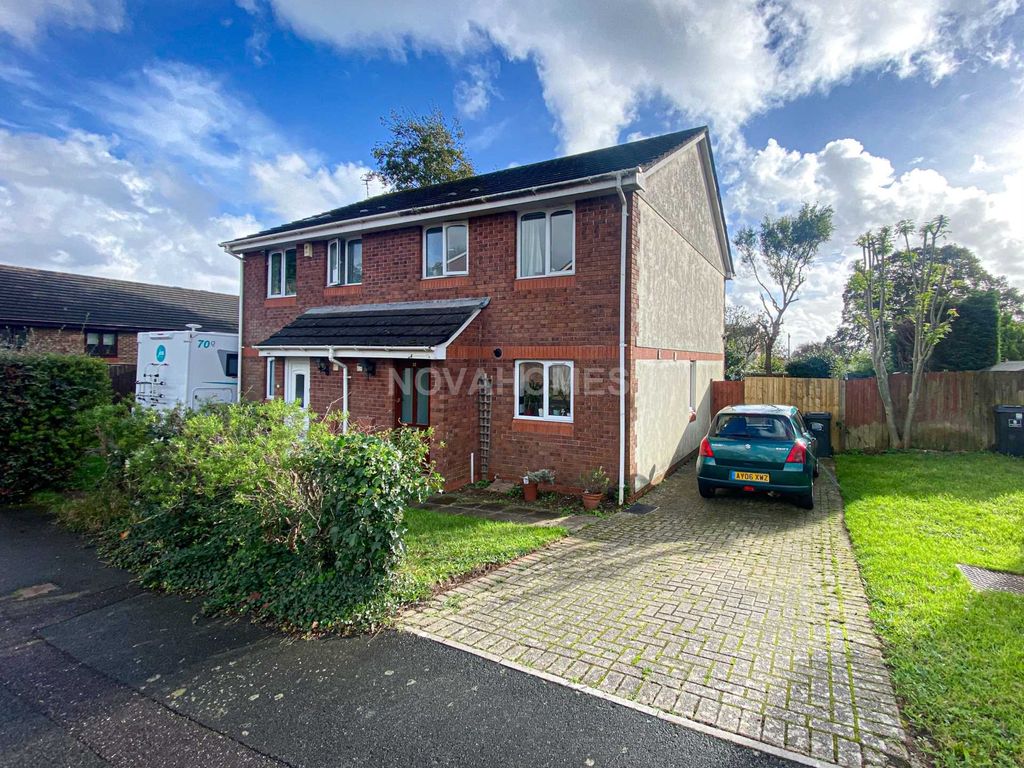 3 bed semidetached house for sale in Blackthorn Close, Plymouth PL5, £