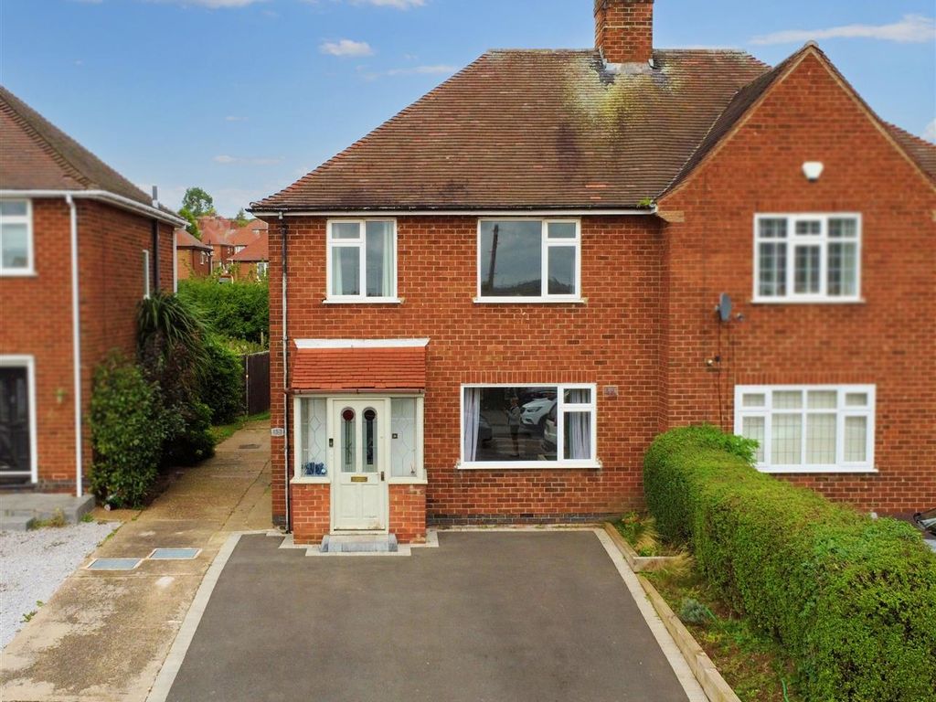 3 bed semidetached house for sale in Coppice Road, Arnold, Nottingham