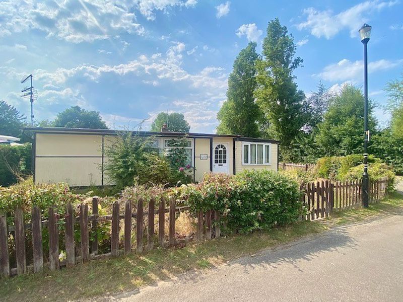 2 bed property for sale in Humberston Fitties, Humberston, Grimsby DN36