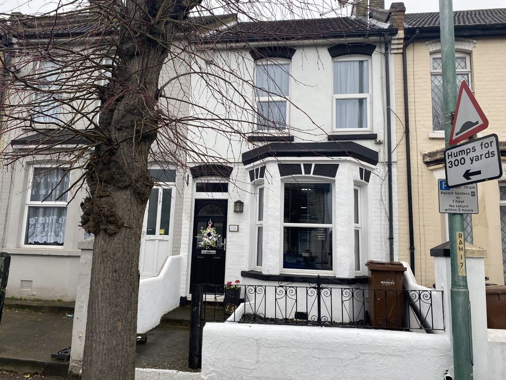3 bed terraced house for sale in Rock Avenue, Gillingham, Kent ME7 Zoopla